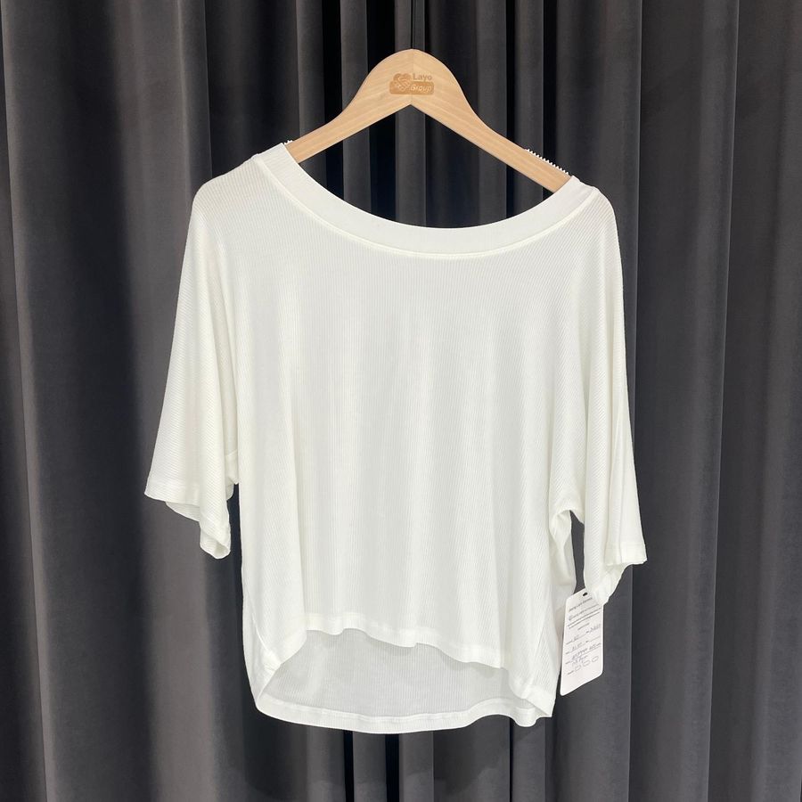 Active & Yoga style ALO — 46%Polyester 44%Cotton 10%Rayon